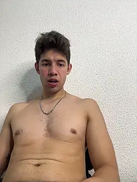 Maxtaylor18 online show from 10.15.25