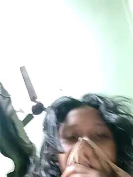 Snapshot of pujaroy363534 chatting on 11.24.25 pujaroy363534 online show from 11.24.25