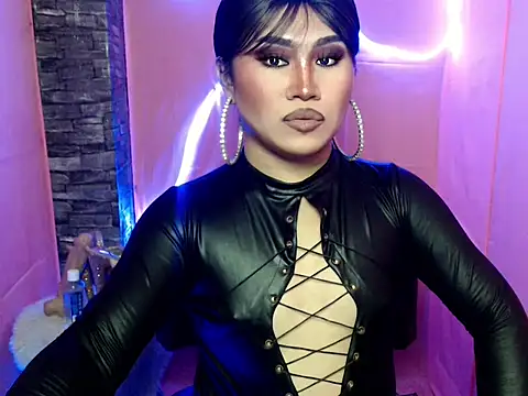 pretty lassy online show from 11.14.25