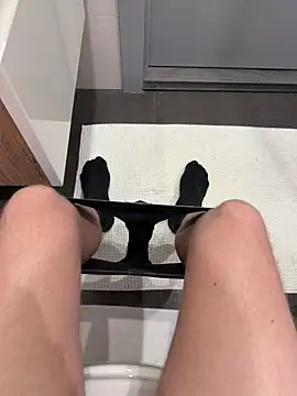 Snapshot of myPriority01 chatting on 10.02.25 myPriority01 online show from 10.02.25