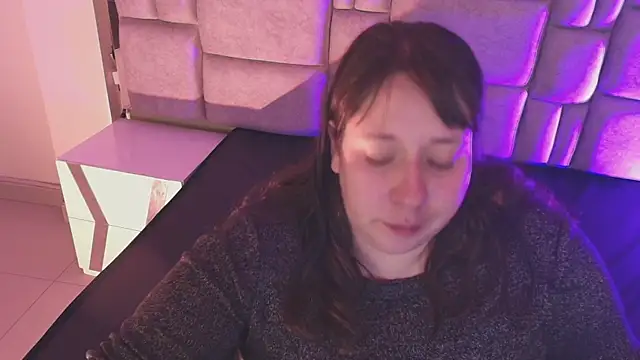  Emily rosee  online show from 12.20.25