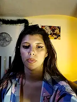 Snapshot of cutehaome chatting on 11.22.25 cutehaome online show from 11.22.25