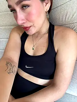 Isa Villamarin online show from 09.25.25