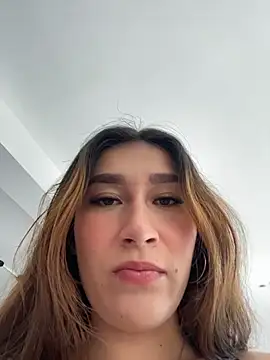 Isa Villamarin online show from 10.07.25