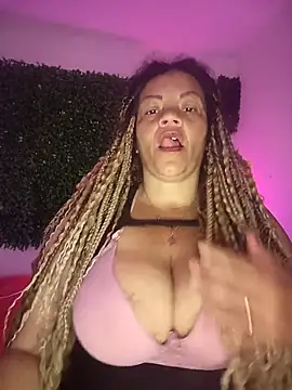 Snapshot of Eva_Luxei chatting on 09.29.25 Eva Luxei online show from 09.29.25