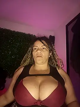 Snapshot of Eva_Luxei chatting on 10.05.25 Eva Luxei online show from 10.05.25