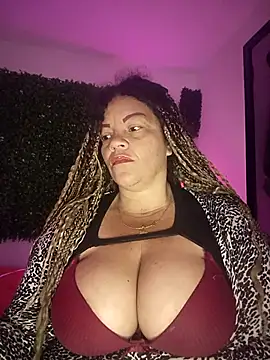 Snapshot of Eva_Luxei chatting on 10.08.25 Eva Luxei online show from 10.08.25