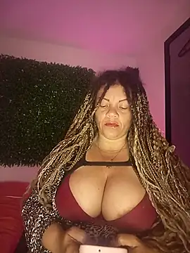 Snapshot of Eva_Luxei chatting on 10.12.25 Eva Luxei online show from 10.12.25