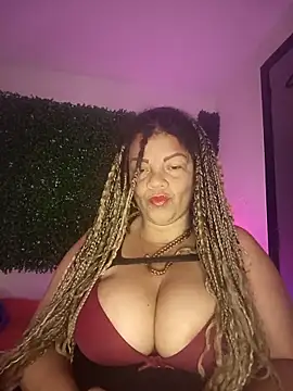 Snapshot of Eva_Luxei chatting on 10.14.25 Eva Luxei online show from 10.14.25