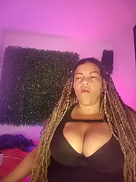 Snapshot of Eva_Luxei chatting on 10.22.25 Eva Luxei online show from 10.22.25