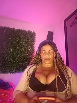 Snapshot of Eva_Luxei chatting on 10.23.25 Eva Luxei online show from 10.23.25