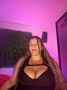 Snapshot of Eva_Luxei chatting on 10.24.25 Eva Luxei online show from 10.24.25