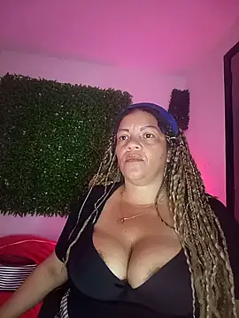 Snapshot of Eva_Luxei chatting on 10.26.25 Eva Luxei online show from 10.26.25