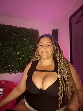 Snapshot of Eva_Luxei chatting on 10.29.25 Eva Luxei online show from 10.29.25