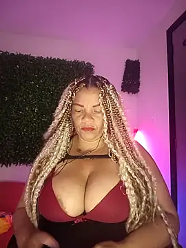 Snapshot of Eva_Luxei chatting on 11.12.25 Eva Luxei online show from 11.12.25