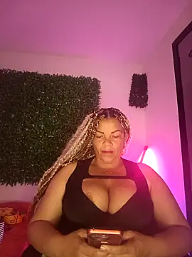 Snapshot of Eva_Luxei chatting on 11.15.25 Eva Luxei online show from 11.15.25