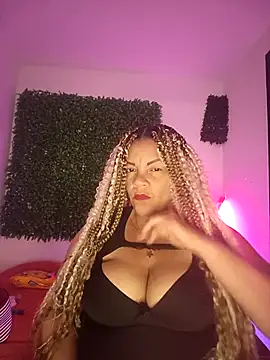 Snapshot of Eva_Luxei chatting on 11.16.25 Eva Luxei online show from 11.16.25