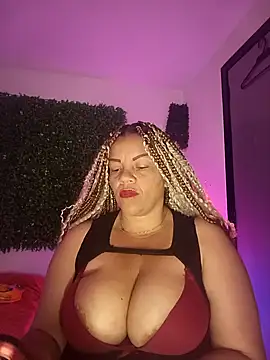 Snapshot of Eva_Luxei chatting on 11.17.25 Eva Luxei online show from 11.17.25