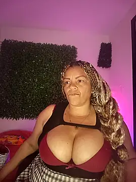 Snapshot of Eva_Luxei chatting on 11.20.25 Eva Luxei online show from 11.20.25