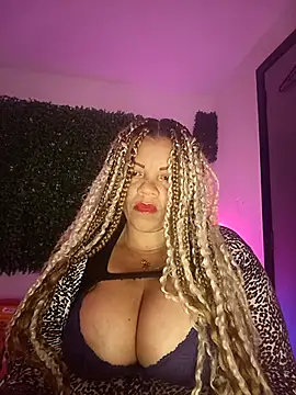 Snapshot of Eva_Luxei chatting on 11.24.25 Eva Luxei online show from 11.24.25