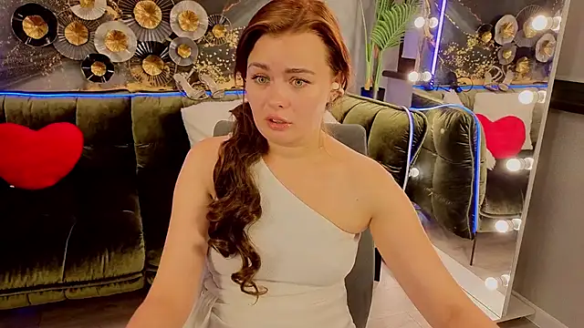 RedDoll  online show from 09.24.25