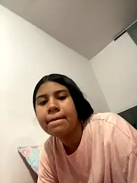 Snapshot of AntonellaCute_ab chatting on 09.29.25 AntonellaCute ab online show from 09.29.25