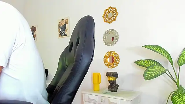  Tarekk  online show from 09.24.25