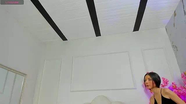 Snapshot of Cloedurant chatting on 10.14.25 Cloedurant online show from 10.14.25