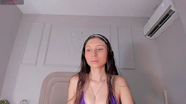 Snapshot of Cloedurant chatting on 11.02.25 Cloedurant online show from 11.02.25