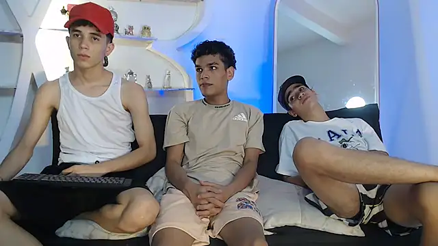 THREE GUYS HOT online show from 09.29.25