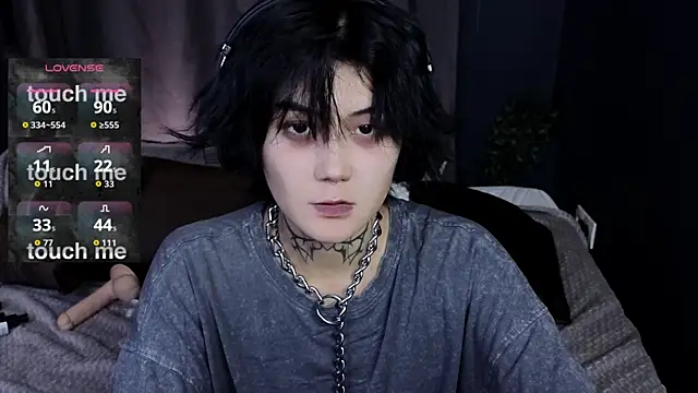 Snapshot of GothXRaven chatting on 10.08.25 GothXRaven online show from 10.08.25