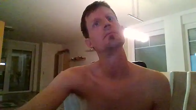 Snapshot of Trockenbau chatting on 10.17.25 Trockenbau online show from 10.17.25