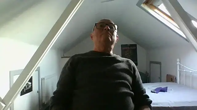 naughtygrandad1 online show from 11.04.25