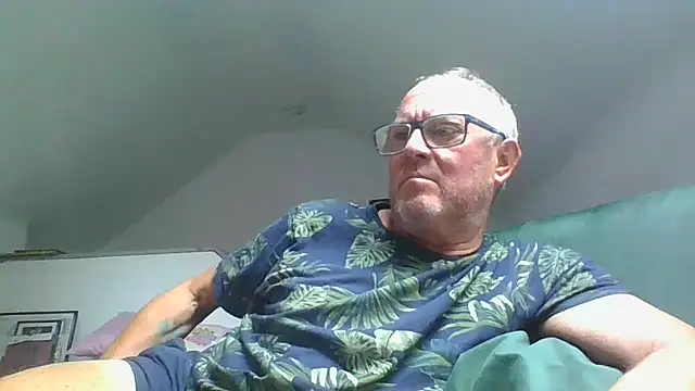 Snapshot of naughtygrandad1 chatting on 06.27.26 naughtygrandad1 online show from 06.27.26