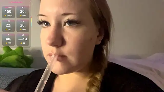 Snapshot of PandaFluff chatting on 01.16.26 PandaFluff online show from 01.16.26