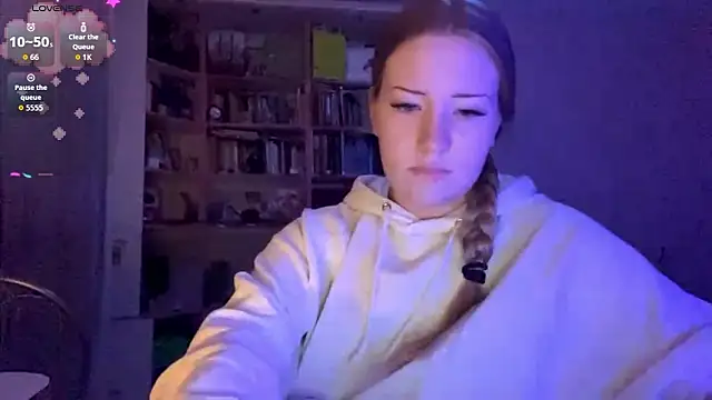 Snapshot of PandaFluff chatting on 02.02.26 PandaFluff online show from 02.02.26