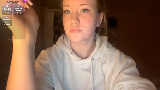 Snapshot of PandaFluff chatting on 02.09.26 PandaFluff online show from 02.09.26