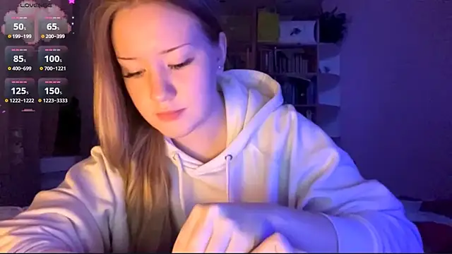 Snapshot of PandaFluff chatting on 02.15.26 PandaFluff online show from 02.15.26