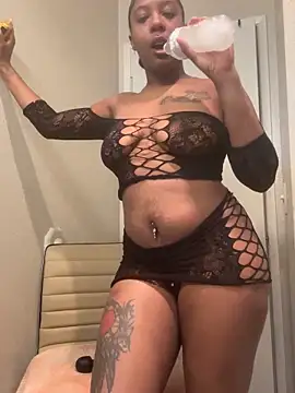 ObsessedWLyla online show from 11.07.25