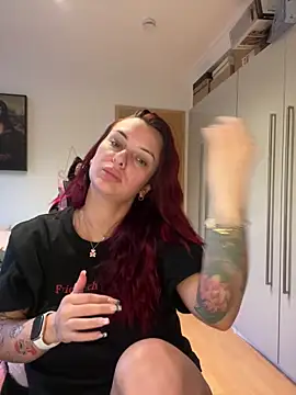Snapshot of OliviaaFischer chatting on 04.21.26 OliviaaFischer online show from 04.21.26