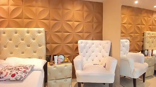 BarbaraCortez online show from 11.13.25