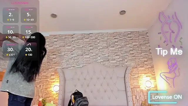 Snapshot of Lucia-Horny24 chatting on 10.24.25 Lucia-Horny24 online show from 10.24.25