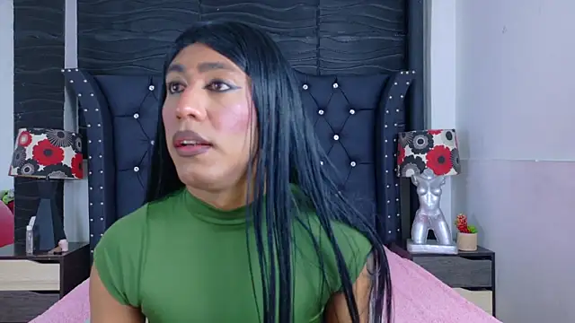 Snapshot of Lucia-Horny24 chatting on 11.13.25 Lucia-Horny24 online show from 11.13.25