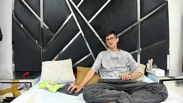 Noa Arez online show from 01.16.26