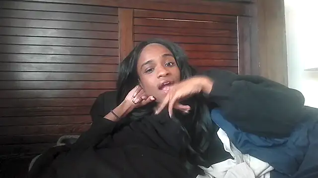 Marlowlovee online show from 10.26.25