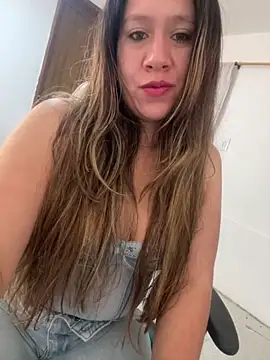 emma hot2006 online show from 11.30.25