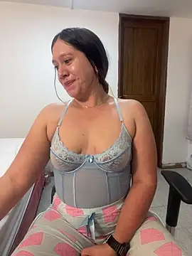 emma hot2006 online show from 12.15.25