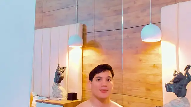 Snapshot of RaymondMorris chatting on 10.02.25 RaymondMorris online show from 10.02.25