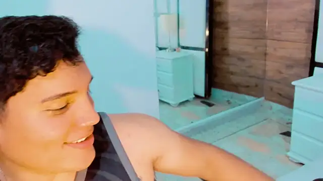 Snapshot of RaymondMorris chatting on 10.19.25 RaymondMorris online show from 10.19.25