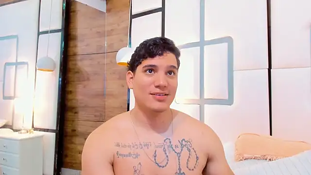 Snapshot of RaymondMorris chatting on 10.19.25 RaymondMorris online show from 10.19.25